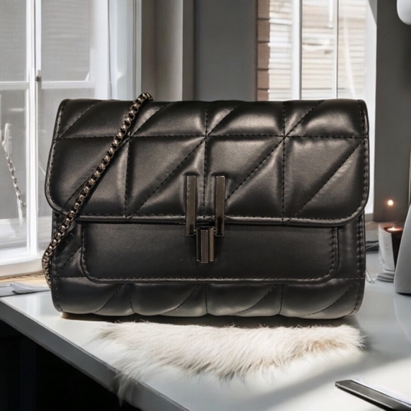 Elegant Black Faux Leather Shoulder Bag With Chain Strap - Picture 7 of 7